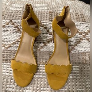 Crown Vintage Block heal‎ mustard yellow saddles wonems size 10